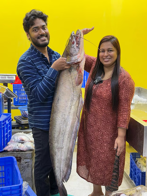 স্বামী তানভীর আজাদের সাথে